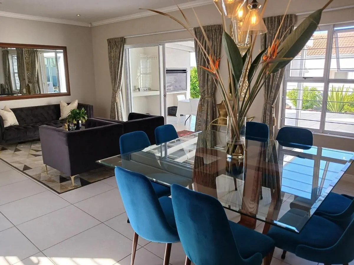 Hébergement de vacances Elegant & Modern Home Near Cape Winelands Le Cap