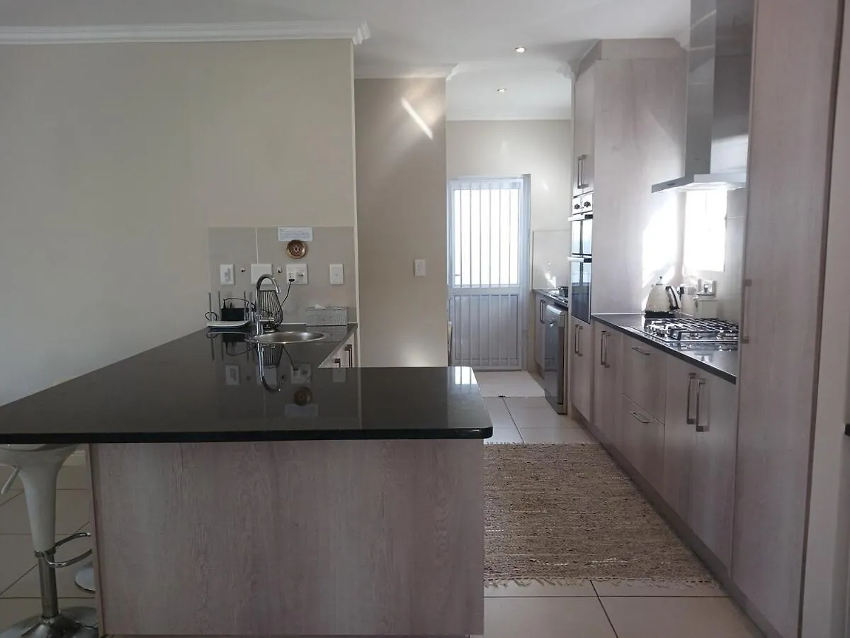 Elegant & Modern Home Near Cape Winelands Le Cap Hébergement de vacances