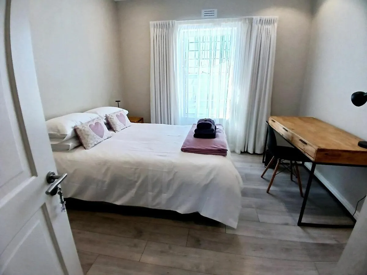 Elegant & Modern Home Near Cape Winelands Le Cap Hébergement de vacances